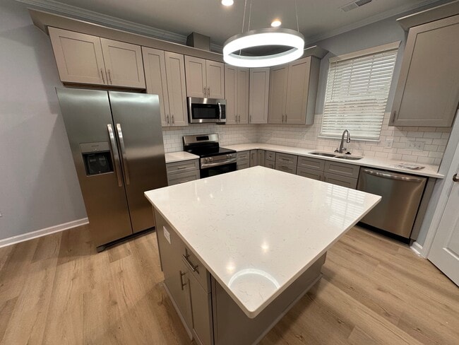 Building Photo - 517 Cardamon Ct