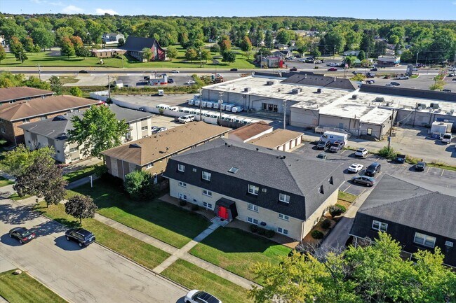 Building Photo - 609 E 3rd St