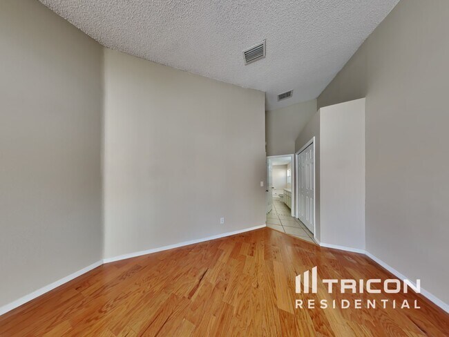 Building Photo - 4710 S Dawnmeadow Ct