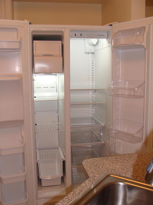 Building Photo - 4235 S 57th Ave