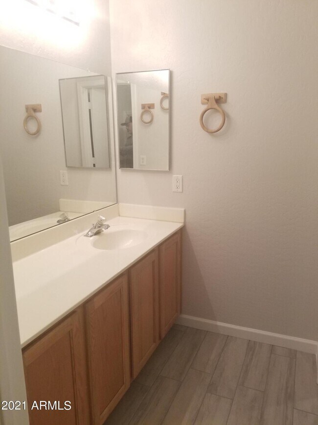 Building Photo - 15273 N Gil Balcome Ct