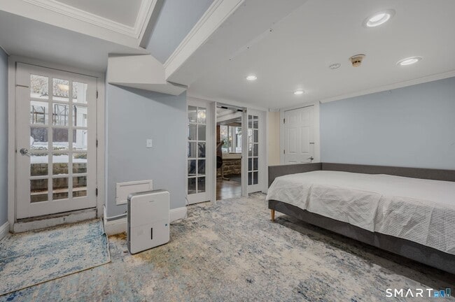 Building Photo - 9 Lyme St