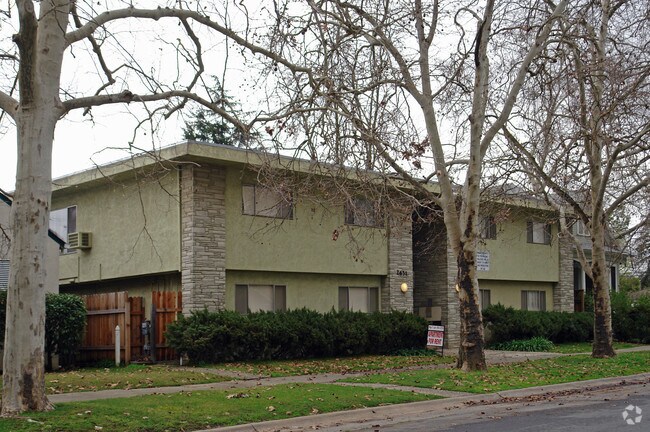 Building Photo - 2631 27th St