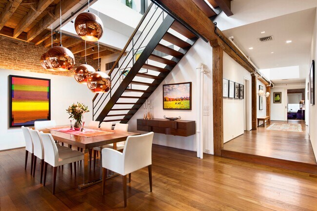 Building Photo - Prime SoHo - Stunning PH Loft with Roof