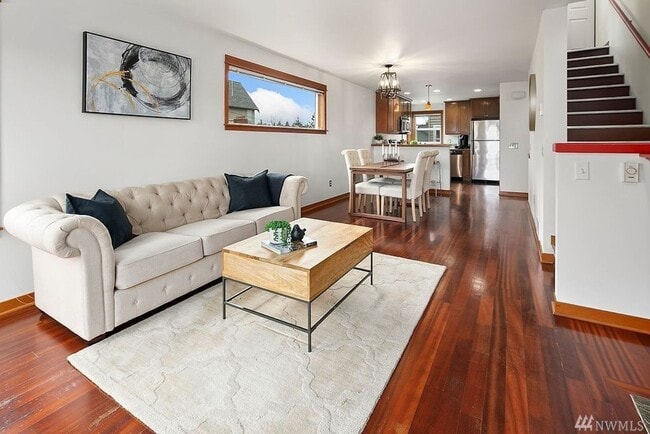 Building Photo - 3 bedroom / 2.5 bathroom townhome in West Seattle's Highland Park.