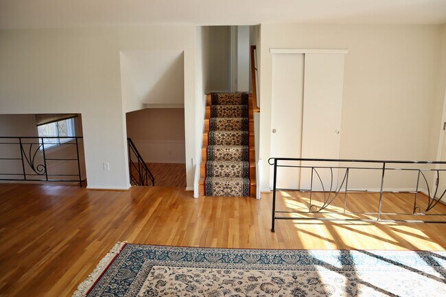 Building Photo - Renovated 3BR 2BA Rockville Split-Level with Huge Fenced Yard Available July