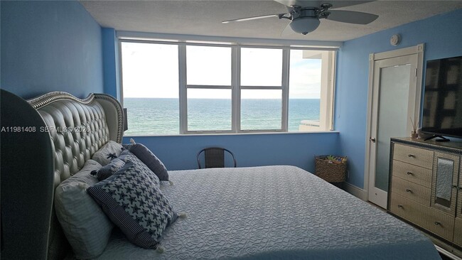 Building Photo - 3140 S Ocean Dr