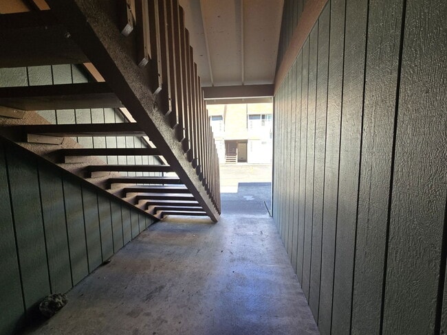 Building Photo - 2469 NE Kerr St