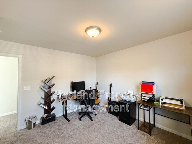 Building Photo - 245 Desert Cir