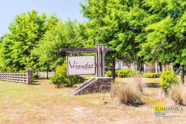 Building Photo - Beautiful 3 Bedroom 2.5 Bathroom Townhome with Garage!