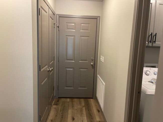 Building Photo - 104 Pr Crk Rd