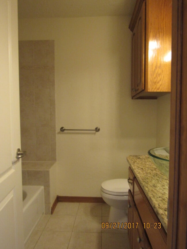 Building Photo - TWO STORY HOME LOCATED IN THE SILVER CREEK...