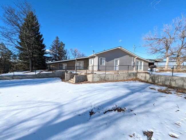 Building Photo - 424 Lake Gulch Rd