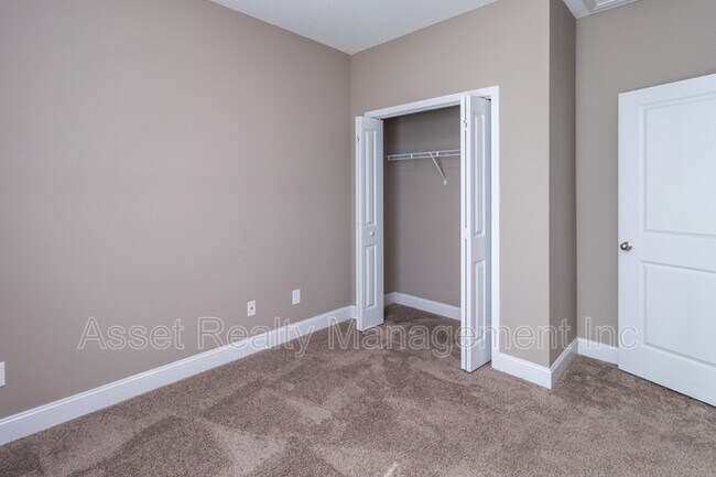 Building Photo - 509 Broadberry Ave