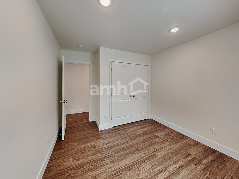 Building Photo - 32974 Lookout Ln