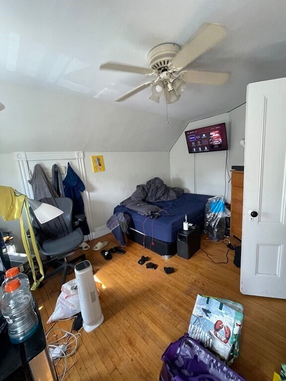 Building Photo - 60 Willow Ave