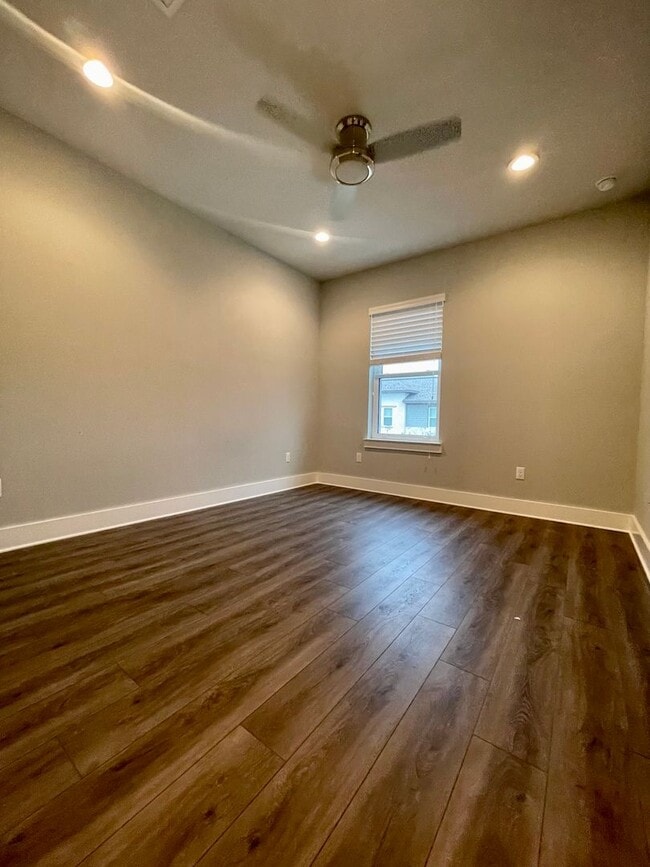 Building Photo - **MOVE IN SPECIAL-$500 OFF 1ST MONTH’S REN...