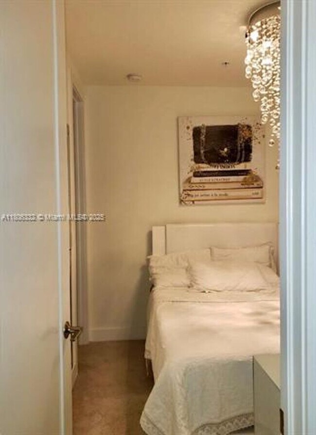 Building Photo - 6660 NW 105th Ct