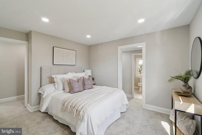 Building Photo - 4914 22nd St N