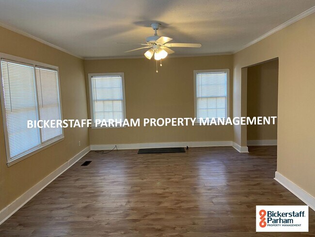Building Photo - Located Near Macon Road! Available Novembe...