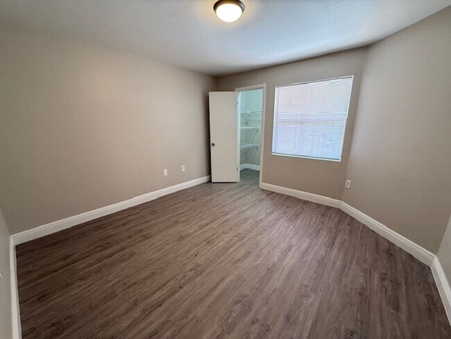 Building Photo - Parkway Blvd 3038-201 Lease Only