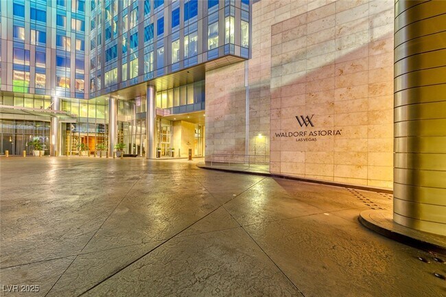 Building Photo - 3750 S Las Vegas Blvd