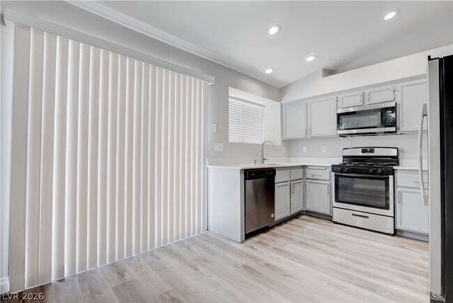 Building Photo - 1613 Cathedral Peak Ct