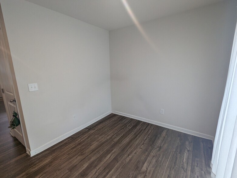 Building Photo - 133 Fernside Ct