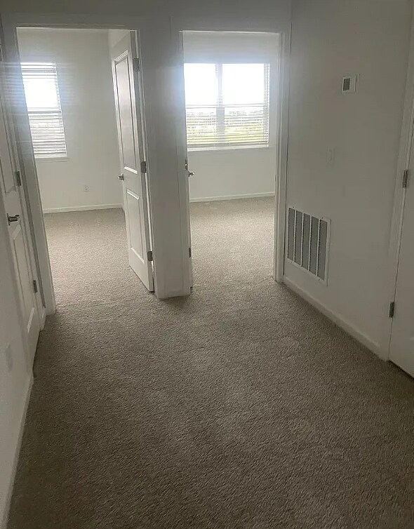 Building Photo - 563 Cherry Elm Dr