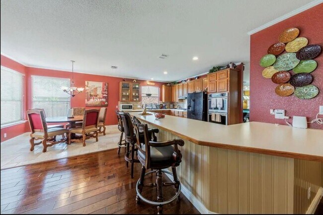 Building Photo - 1611 Sharon Pl
