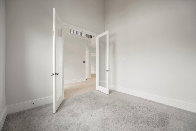 Building Photo - 21215 Central Vly Ln