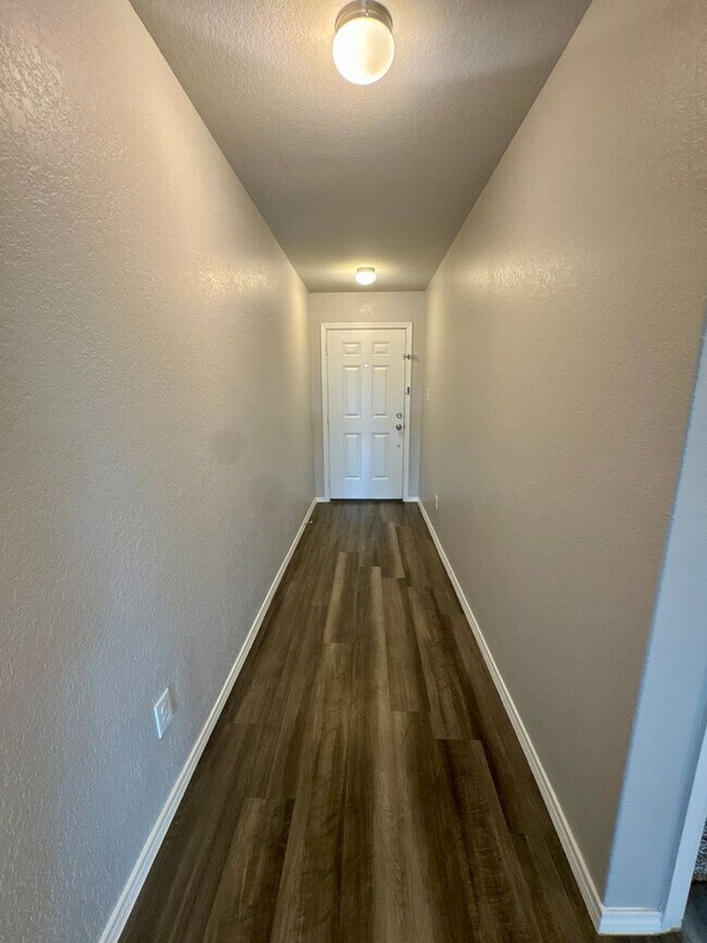 Building Photo - AVAILABLE IN BULVERDE!  In Hidden Trails S...