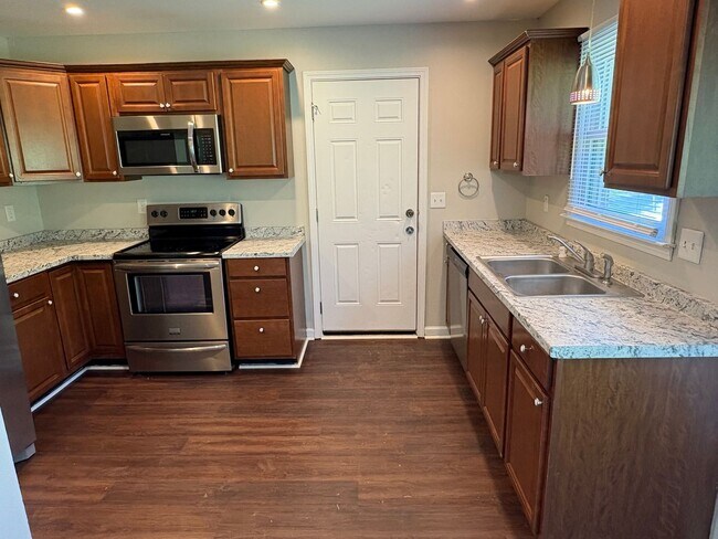 Building Photo - Quaint Ranch style home in Clarksville
