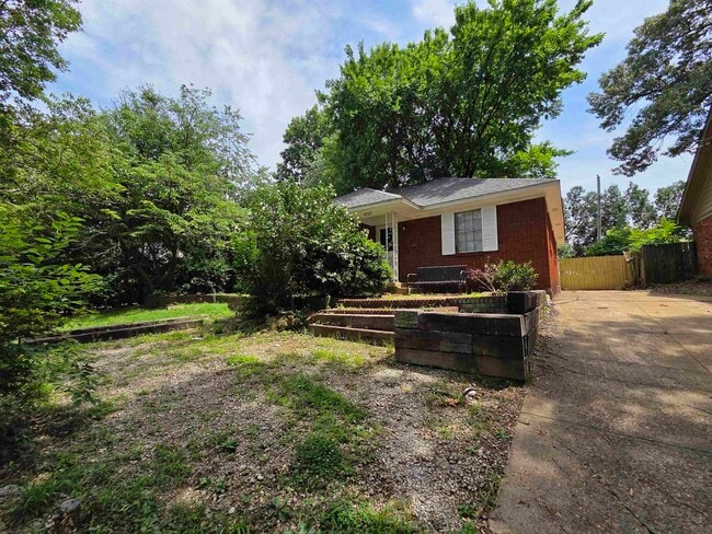 Building Photo - 4723 Wooddale Ave