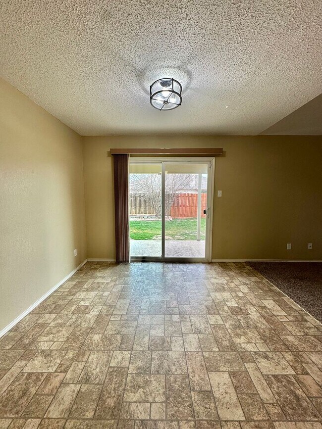 Building Photo - COMING MARCH 2026- 4-Bedroom Home in Paulann w/ Solar Panels!