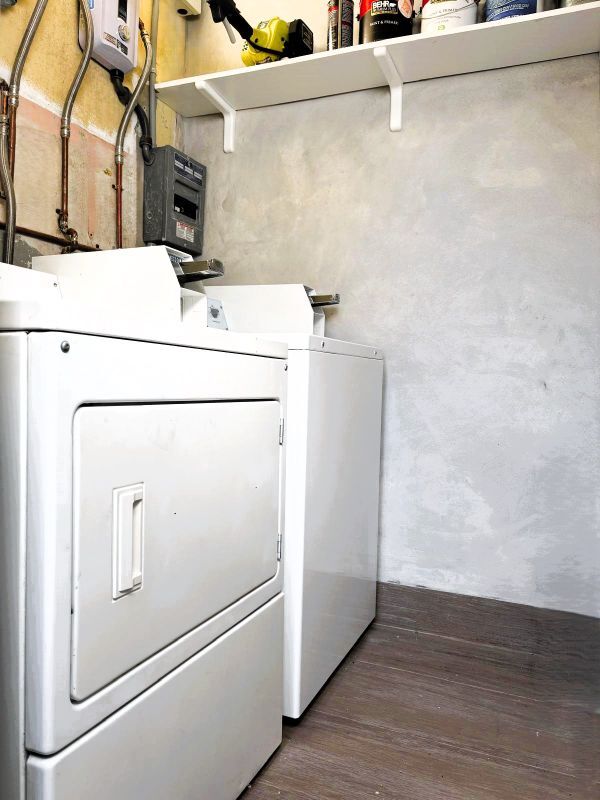 Building Photo - 1117 NE 10th St