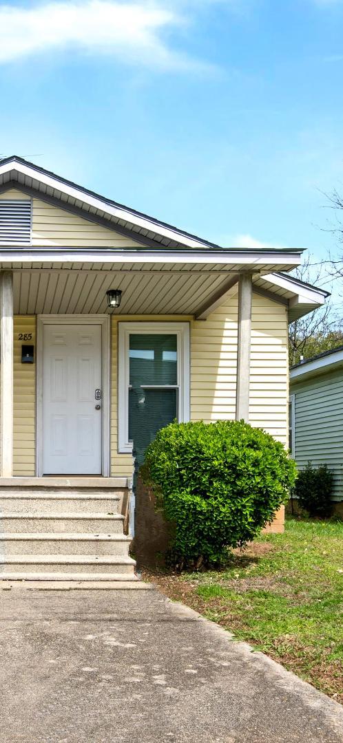 Building Photo - 285 Malvern Dr SW