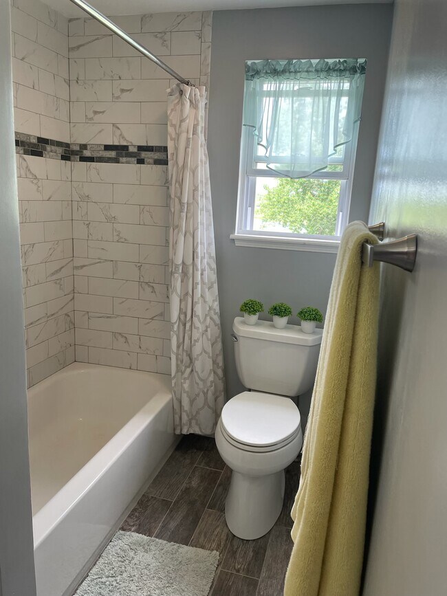 Building Photo - 9212 Lapp Rd