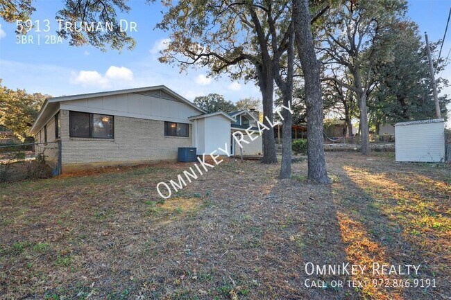 Building Photo - 5913 Truman Dr