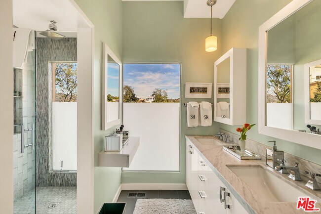 Building Photo - 6203 Temple Hill Dr