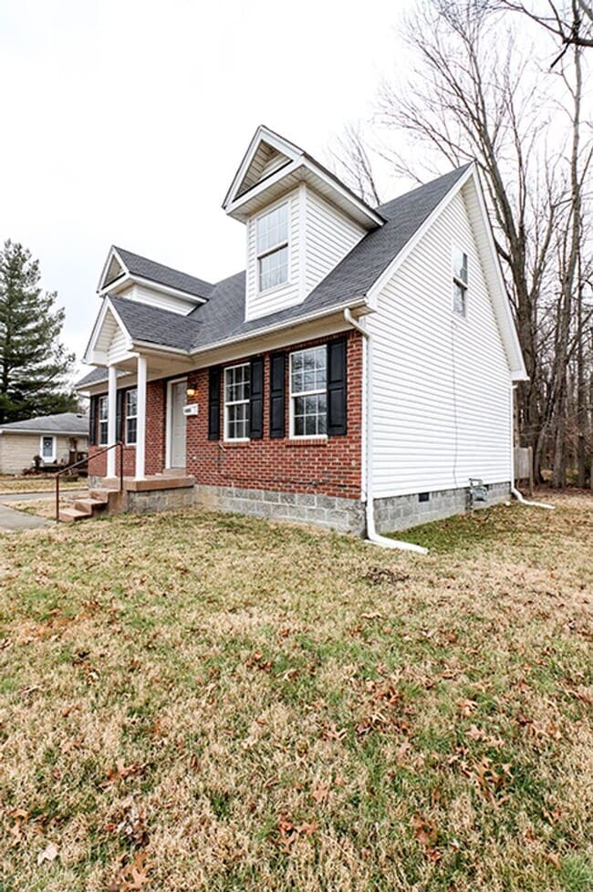 Building Photo - Newly updated 3 bedroom and 2 bath Cape Cod