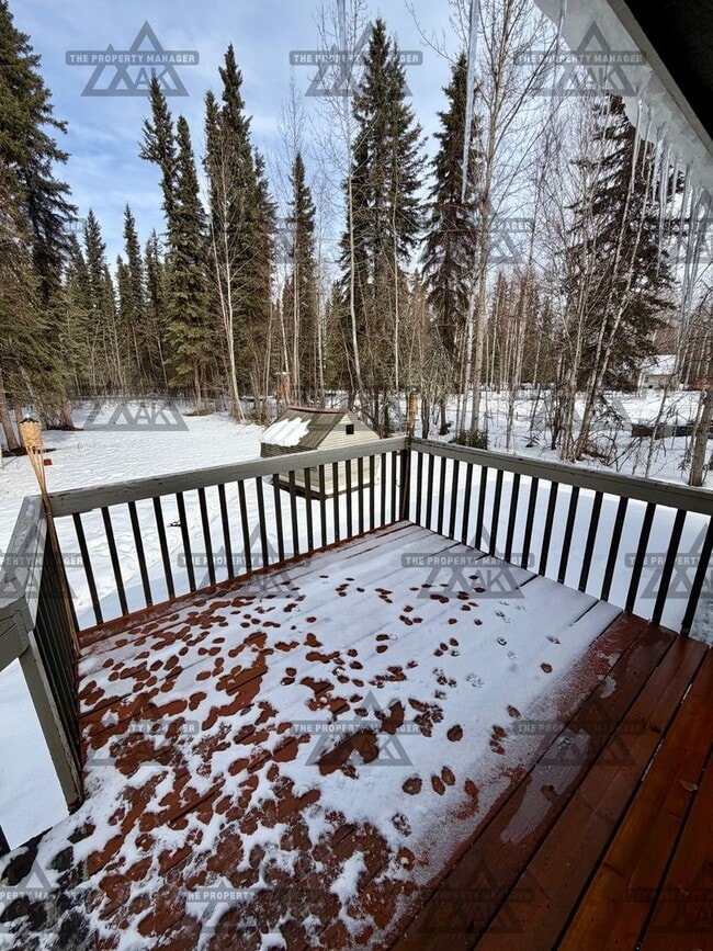 Building Photo - Spacious North Pole Home | 3 Bed, 2 Bath | Fenced Yard + Pet Friendly