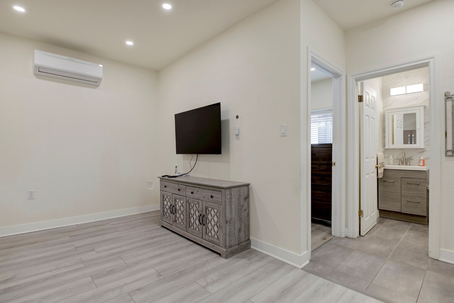 Building Photo - 16615 Los Alimos St