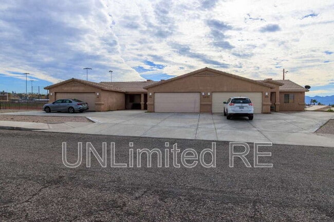 Building Photo - 2470 Constellation Dr