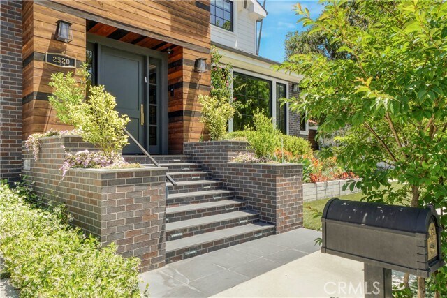 Building Photo - 2520 La Condesa Dr