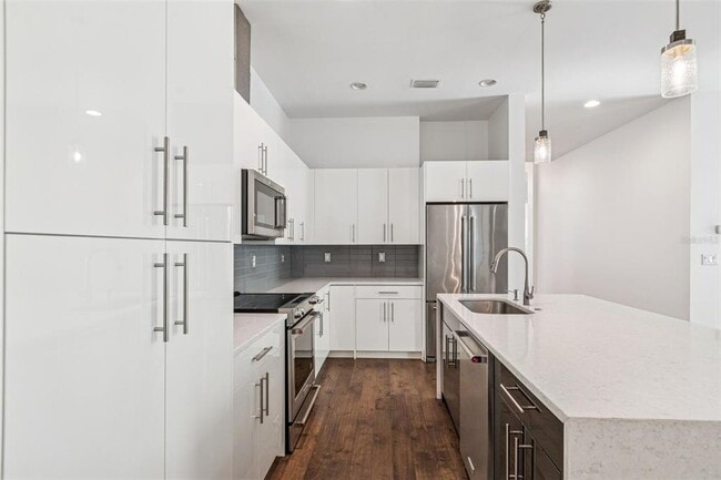 Building Photo - 6719 S Dauphin Ave