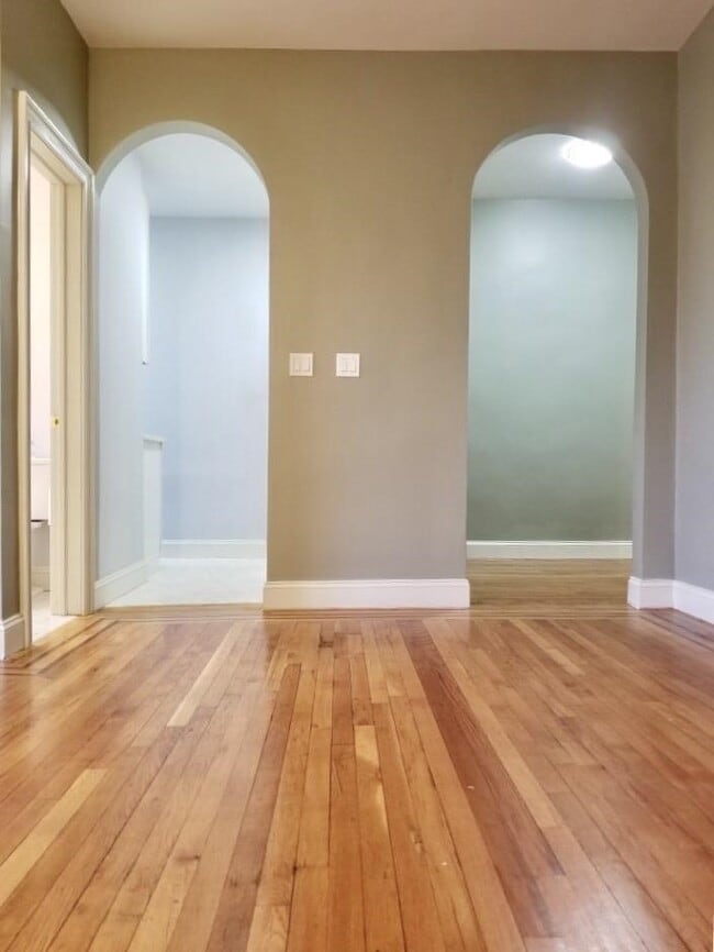 Building Photo - 821 Bergen Ave