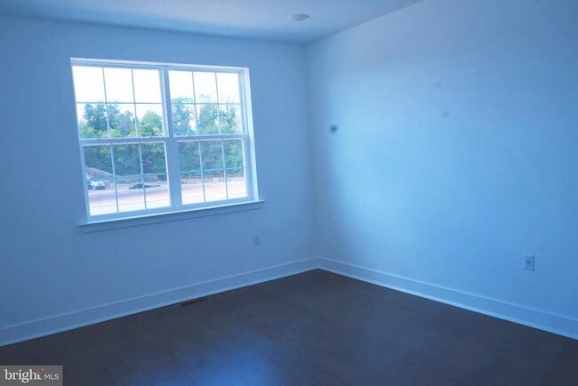 Building Photo - 120 Stoutsburg Blvd