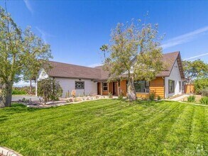 Building Photo - 2980 Los Alisos Dr