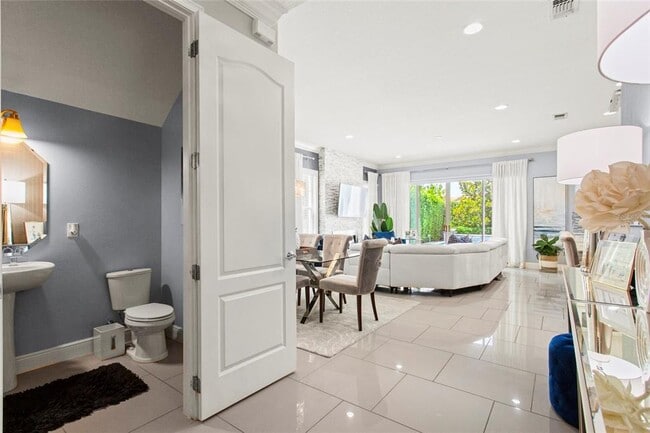 Building Photo - 10067 Mere Pkwy